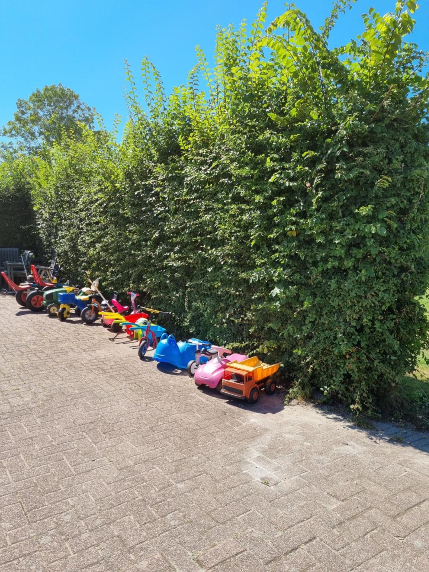 Camping De Tulpenweide Lege Kampeerplaats, Lege Plaats Op Het Gras Zonder Bed Breezand Exterior photo