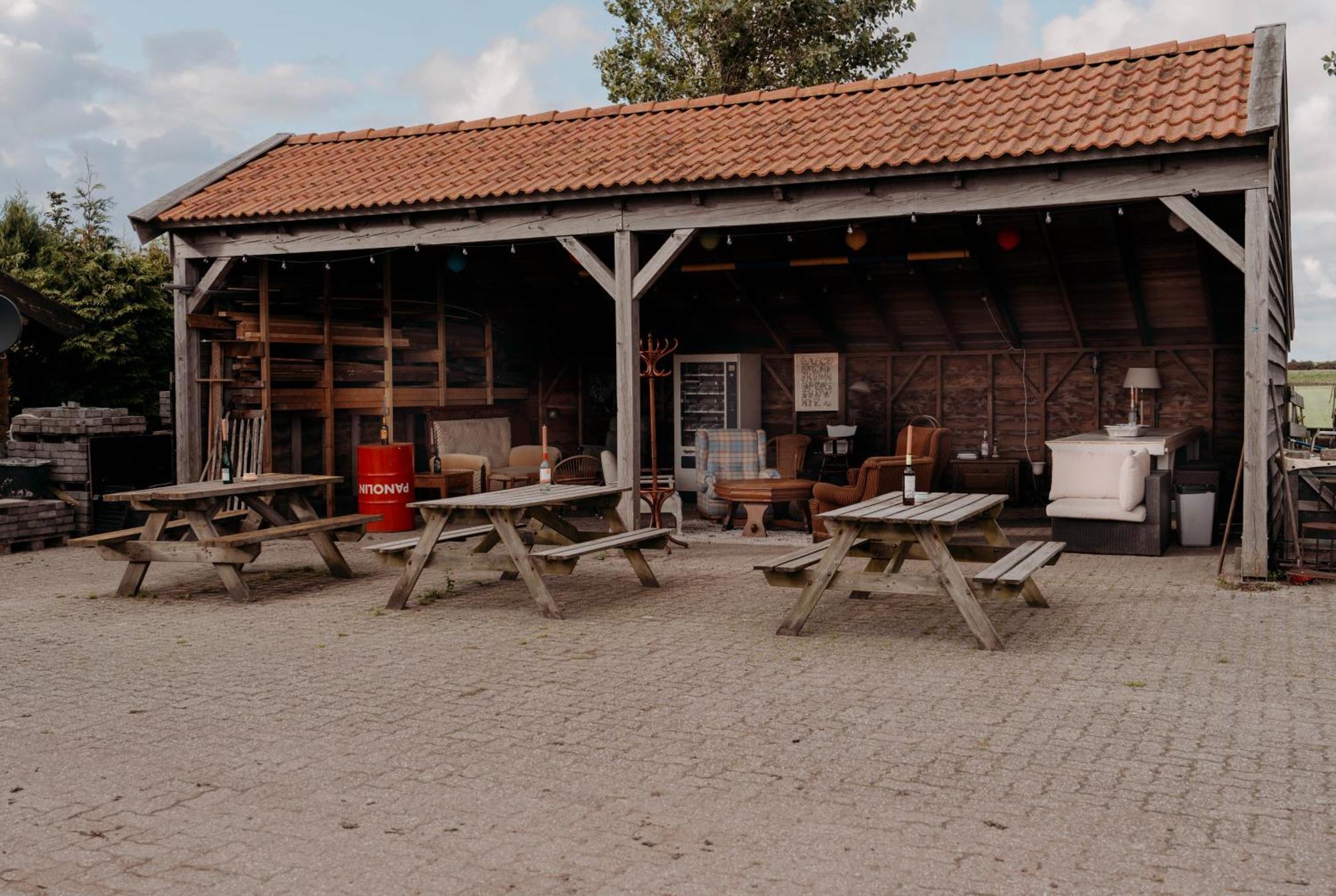 Camping De Tulpenweide Lege Kampeerplaats, Lege Plaats Op Het Gras Zonder Bed Breezand Exterior photo